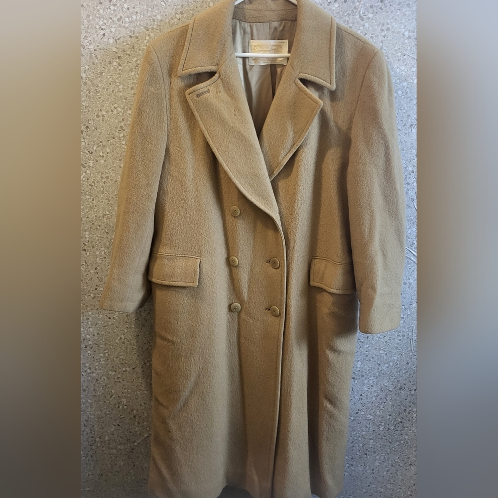Vtg.Pendelton Women 100% Virgin Wool Double Breasted Coat, Beige, Size 44 Chest